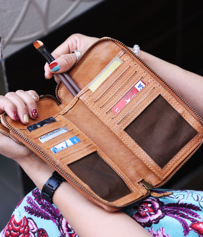 Cara Handytasche